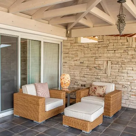 Holiday home Oasis Pefkali