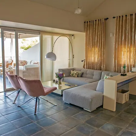 Feriehus Oasis Pefkali