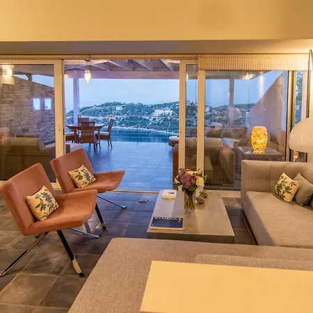 Oasis Holiday home Pefkali