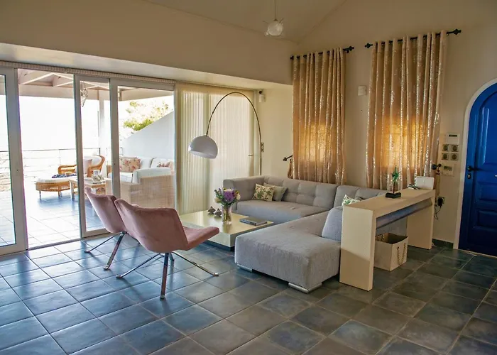 펜션 Oasis Pefkali