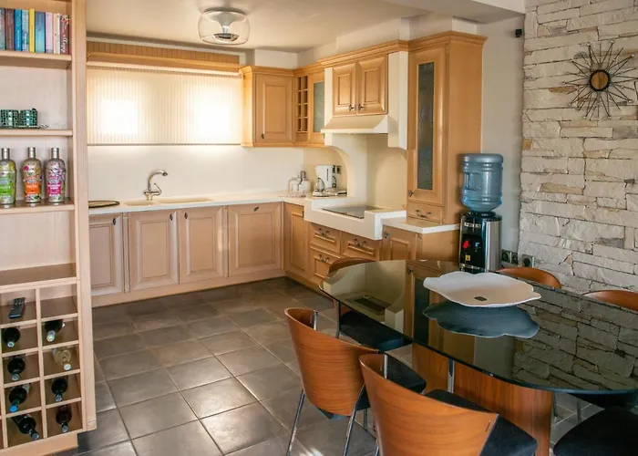 펜션 Oasis Pefkali